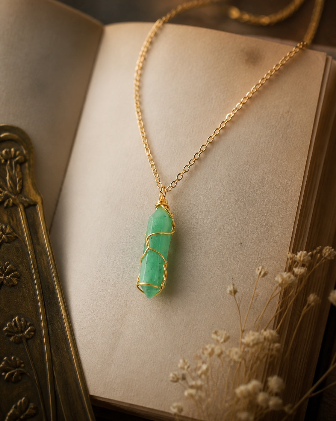Moss gold wire-wrapped pendant detail