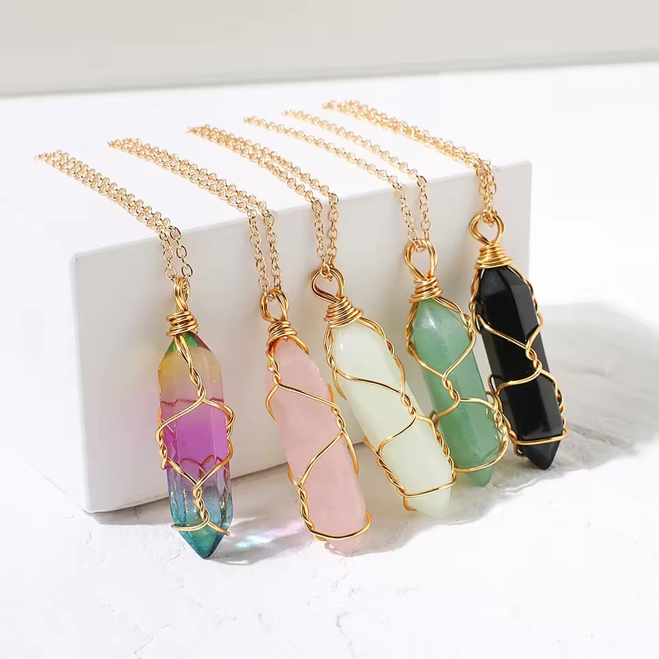 The SAUREO founding amulet collection